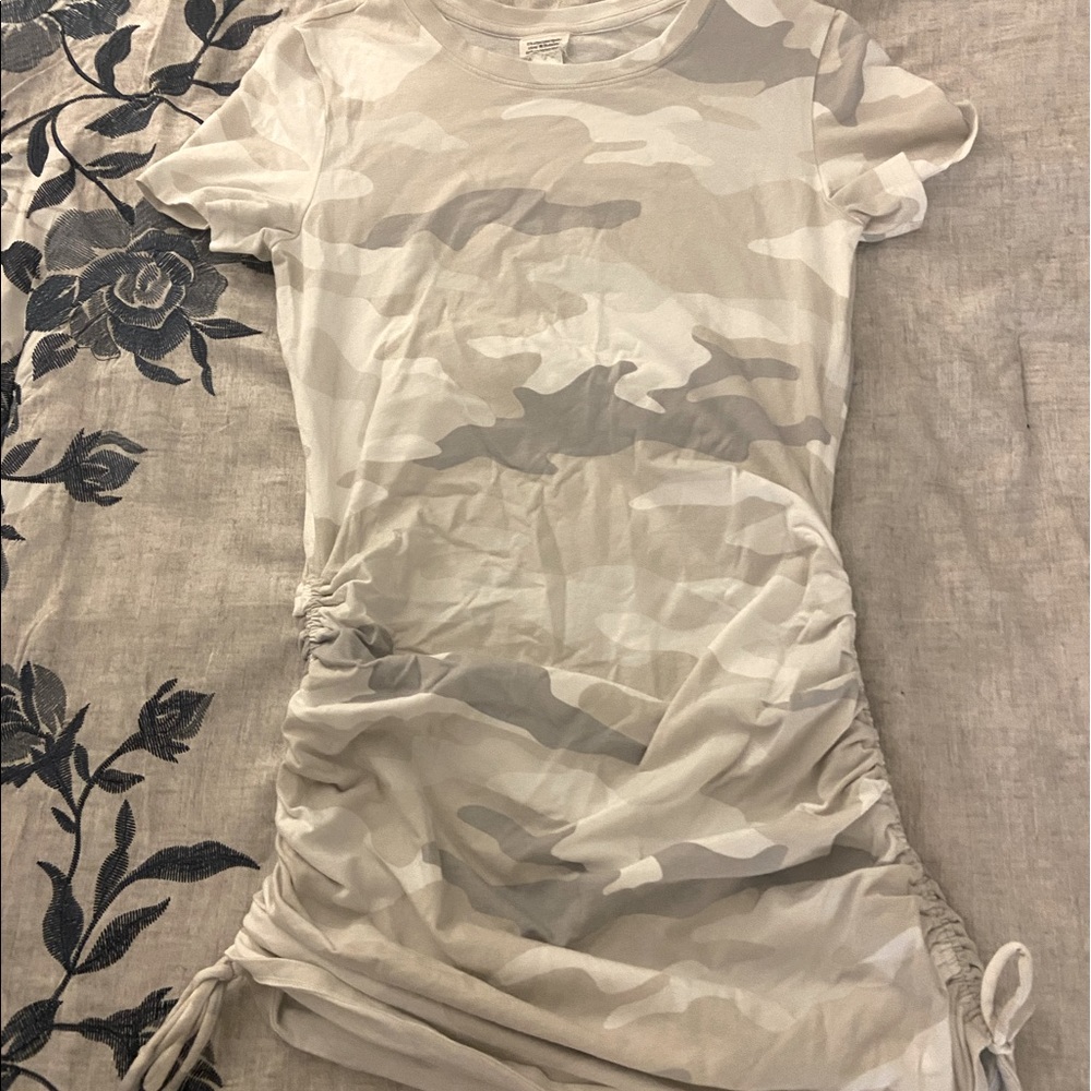 Grey and White Army top scrunchies on the side-